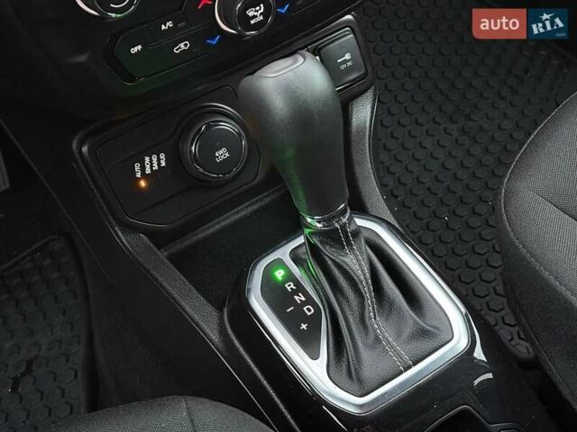 Чорний Джип Ренегат, об'ємом двигуна 2.36 л та пробігом 43 тис. км за 16850 $, фото 35 на Automoto.ua