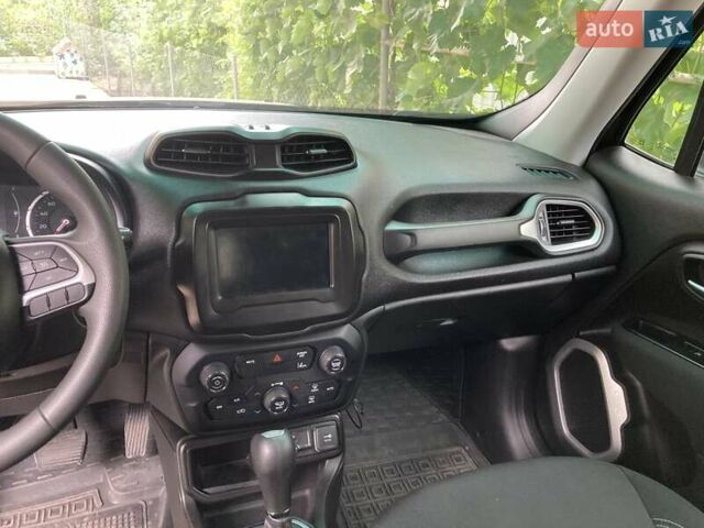 Черный Джип Ренегат, объемом двигателя 2.4 л и пробегом 30 тыс. км за 17000 $, фото 3 на Automoto.ua