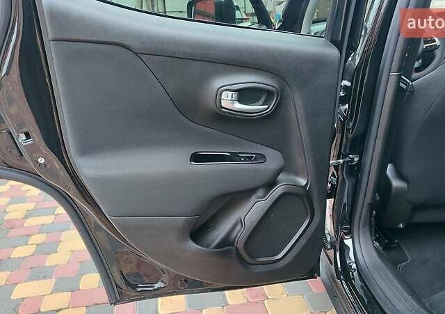 Чорний Джип Ренегат, об'ємом двигуна 2.4 л та пробігом 117 тис. км за 13999 $, фото 22 на Automoto.ua