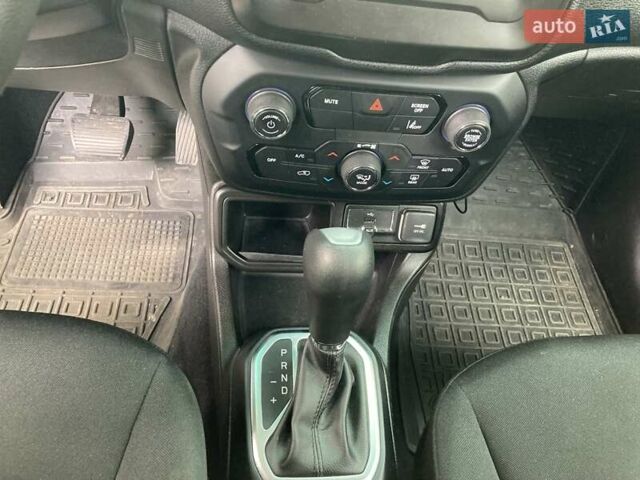 Черный Джип Ренегат, объемом двигателя 2.4 л и пробегом 30 тыс. км за 17000 $, фото 19 на Automoto.ua