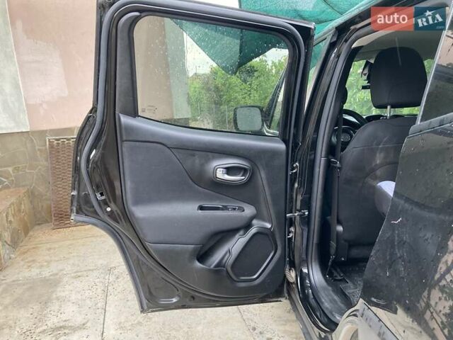 Черный Джип Ренегат, объемом двигателя 2.4 л и пробегом 30 тыс. км за 17000 $, фото 14 на Automoto.ua