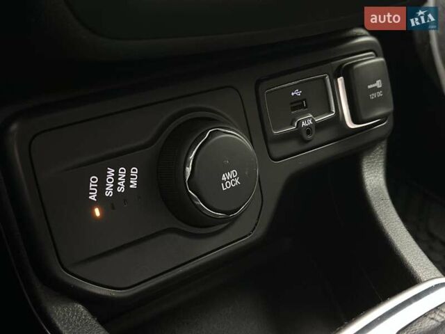 Черный Джип Ренегат, объемом двигателя 1.33 л и пробегом 70 тыс. км за 17900 $, фото 27 на Automoto.ua
