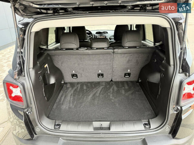 Чорний Джип Ренегат, об'ємом двигуна 1.37 л та пробігом 10 тис. км за 18500 $, фото 13 на Automoto.ua