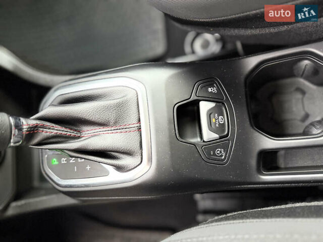 Чорний Джип Ренегат, об'ємом двигуна 1.37 л та пробігом 10 тис. км за 18500 $, фото 26 на Automoto.ua