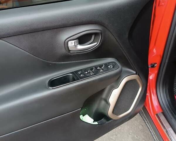 Червоний Джип Ренегат, об'ємом двигуна 2.36 л та пробігом 119 тис. км за 14000 $, фото 9 на Automoto.ua