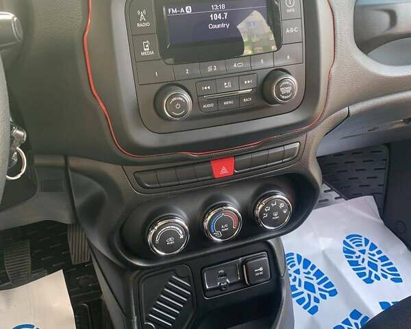 Красный Джип Ренегат, объемом двигателя 1.4 л и пробегом 155 тыс. км за 9000 $, фото 23 на Automoto.ua