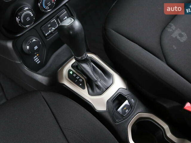 Червоний Джип Ренегат, об'ємом двигуна 2.36 л та пробігом 168 тис. км за 12900 $, фото 21 на Automoto.ua