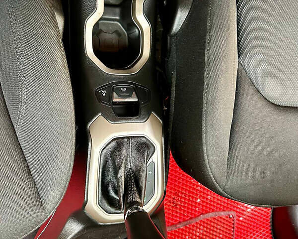 Красный Джип Ренегат, объемом двигателя 2.36 л и пробегом 88 тыс. км за 10900 $, фото 37 на Automoto.ua