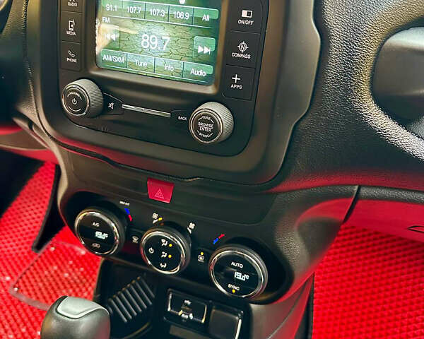 Красный Джип Ренегат, объемом двигателя 2.36 л и пробегом 88 тыс. км за 10900 $, фото 36 на Automoto.ua