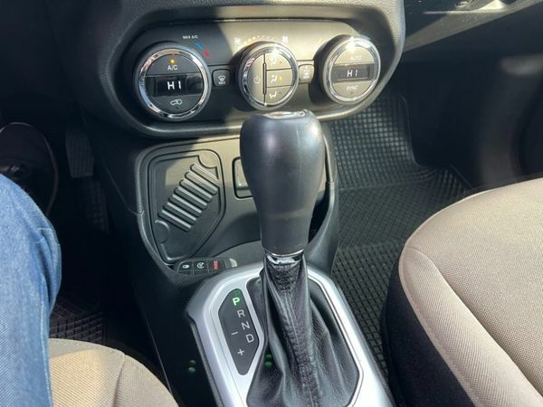 Красный Джип Ренегат, объемом двигателя 2.4 л и пробегом 160 тыс. км за 12500 $, фото 10 на Automoto.ua