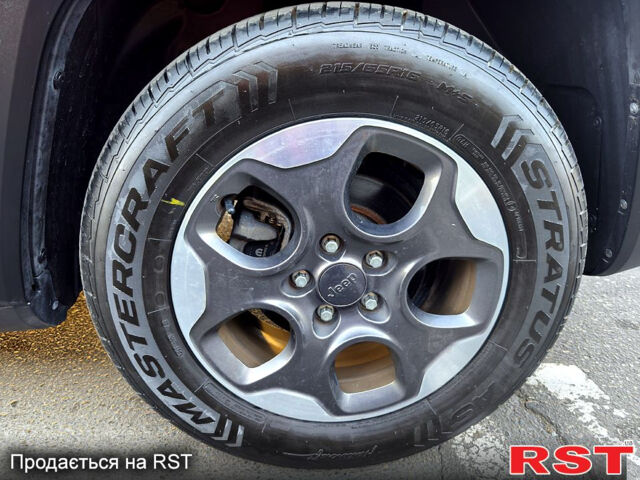 Красный Джип Ренегат, объемом двигателя 2.4 л и пробегом 168 тыс. км за 10800 $, фото 12 на Automoto.ua