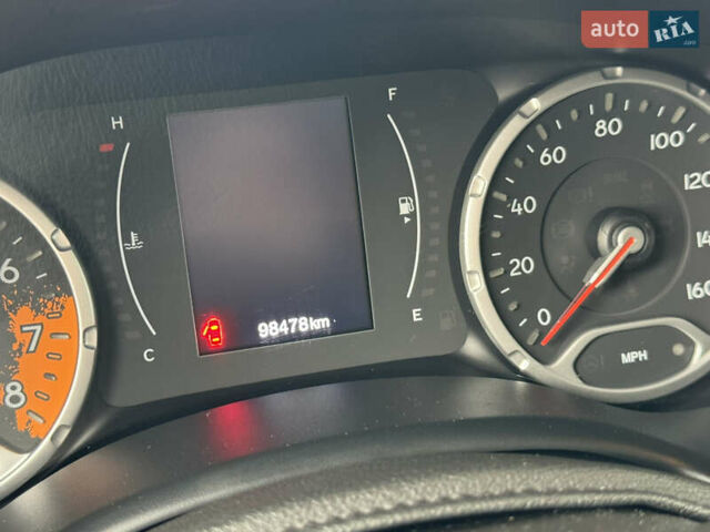 Червоний Джип Ренегат, об'ємом двигуна 2.36 л та пробігом 98 тис. км за 11900 $, фото 23 на Automoto.ua