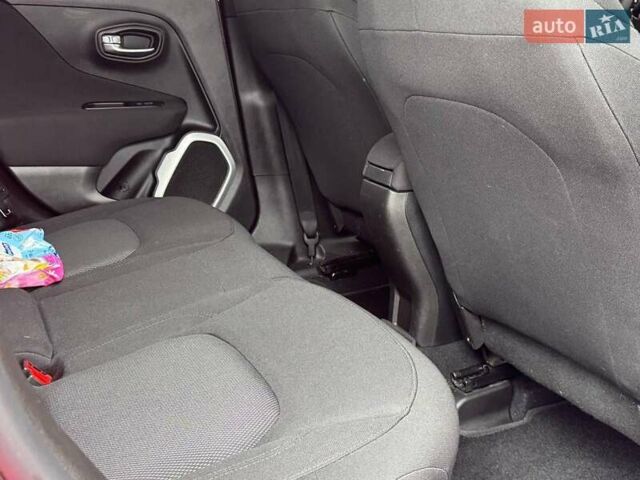 Красный Джип Ренегат, объемом двигателя 2.4 л и пробегом 70 тыс. км за 11999 $, фото 10 на Automoto.ua