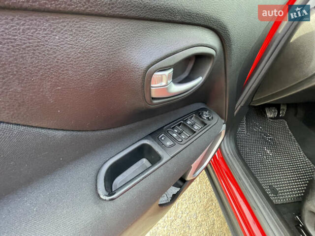 Красный Джип Ренегат, объемом двигателя 2.4 л и пробегом 126 тыс. км за 12950 $, фото 17 на Automoto.ua