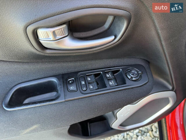 Червоний Джип Ренегат, об'ємом двигуна 2.4 л та пробігом 164 тис. км за 13999 $, фото 18 на Automoto.ua