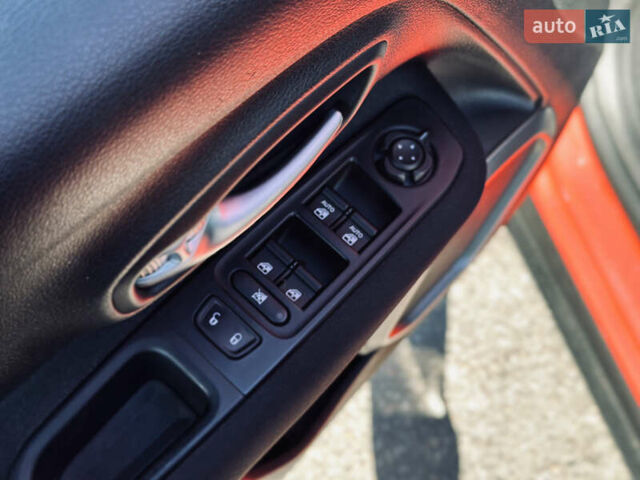 Червоний Джип Ренегат, об'ємом двигуна 2.4 л та пробігом 48 тис. км за 17200 $, фото 24 на Automoto.ua