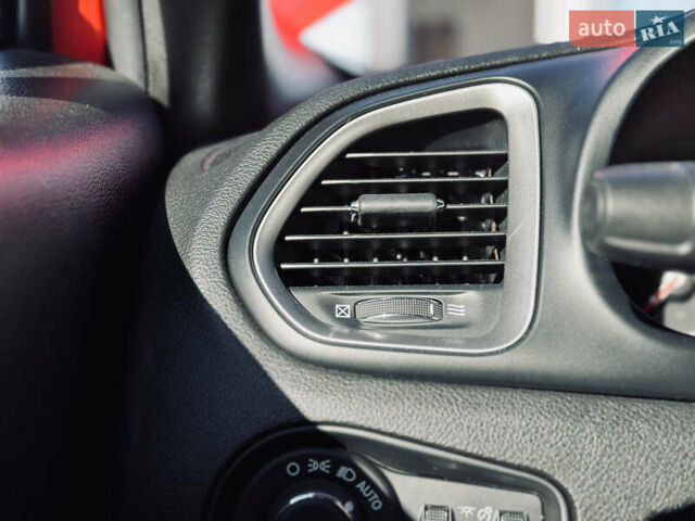 Червоний Джип Ренегат, об'ємом двигуна 2.4 л та пробігом 48 тис. км за 17200 $, фото 44 на Automoto.ua