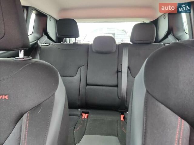 Красный Джип Ренегат, объемом двигателя 1.33 л и пробегом 96 тыс. км за 2300 $, фото 3 на Automoto.ua