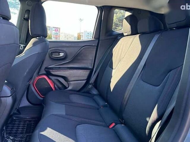 Джип Ренегат, объемом двигателя 4.25 л и пробегом 118 тыс. км за 14700 $, фото 9 на Automoto.ua