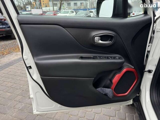 Джип Ренегат, объемом двигателя 0 л и пробегом 120 тыс. км за 14900 $, фото 18 на Automoto.ua