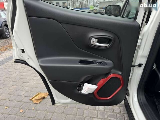 Джип Ренегат, объемом двигателя 0 л и пробегом 120 тыс. км за 14900 $, фото 22 на Automoto.ua