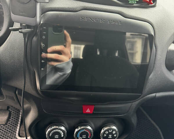 Джип Ренегат, об'ємом двигуна 2.4 л та пробігом 188 тис. км за 12500 $, фото 1 на Automoto.ua