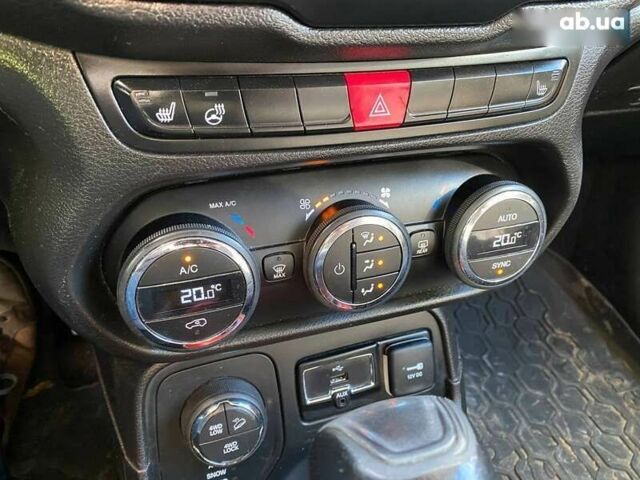 Джип Ренегат, объемом двигателя 2.4 л и пробегом 268 тыс. км за 13300 $, фото 16 на Automoto.ua