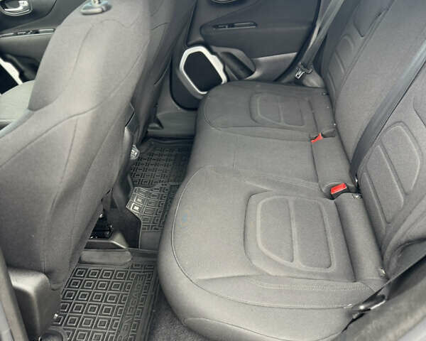 Джип Ренегат, объемом двигателя 2.36 л и пробегом 150 тыс. км за 12000 $, фото 7 на Automoto.ua