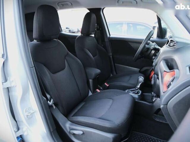 Джип Ренегат, объемом двигателя 0 л и пробегом 42 тыс. км за 15300 $, фото 10 на Automoto.ua