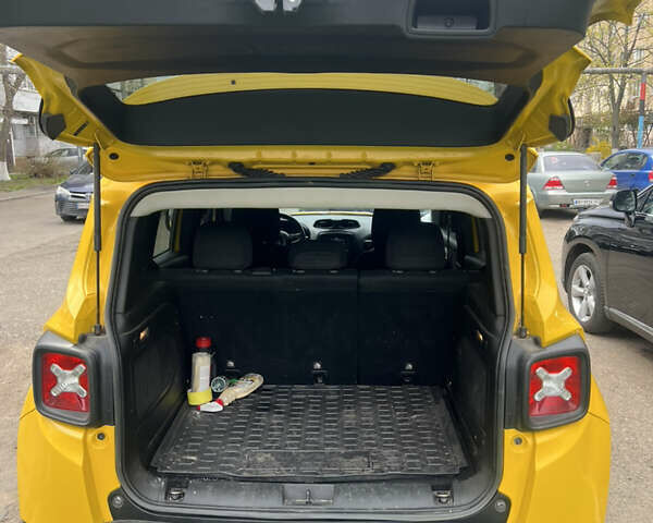 Жовтий Джип Ренегат, об'ємом двигуна 2.36 л та пробігом 120 тис. км за 11600 $, фото 5 на Automoto.ua