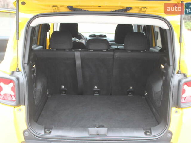 Желтый Джип Ренегат, объемом двигателя 2.36 л и пробегом 197 тыс. км за 11999 $, фото 15 на Automoto.ua