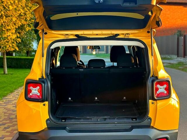 Жовтий Джип Ренегат, об'ємом двигуна 2.4 л та пробігом 194 тис. км за 11600 $, фото 2 на Automoto.ua