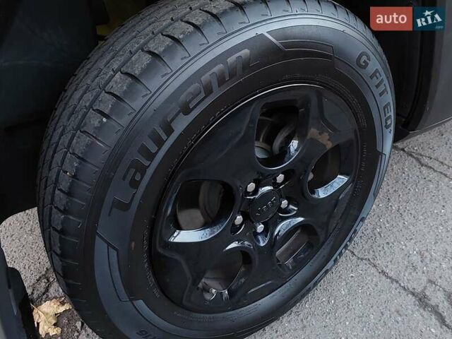 Жовтий Джип Ренегат, об'ємом двигуна 2.36 л та пробігом 78 тис. км за 11700 $, фото 21 на Automoto.ua