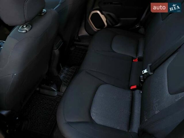 Жовтий Джип Ренегат, об'ємом двигуна 2.36 л та пробігом 78 тис. км за 11700 $, фото 12 на Automoto.ua