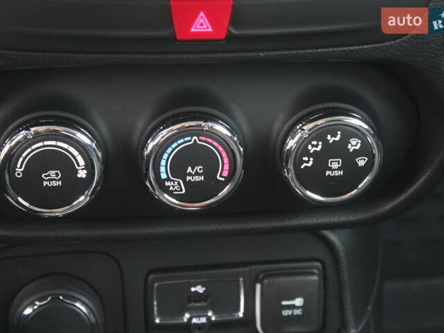 Желтый Джип Ренегат, объемом двигателя 2.36 л и пробегом 197 тыс. км за 11999 $, фото 35 на Automoto.ua