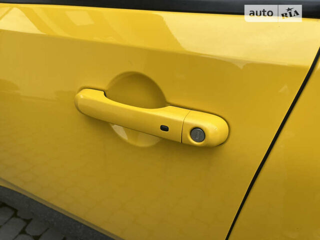 Желтый Джип Ренегат, объемом двигателя 2.36 л и пробегом 102 тыс. км за 15000 $, фото 21 на Automoto.ua