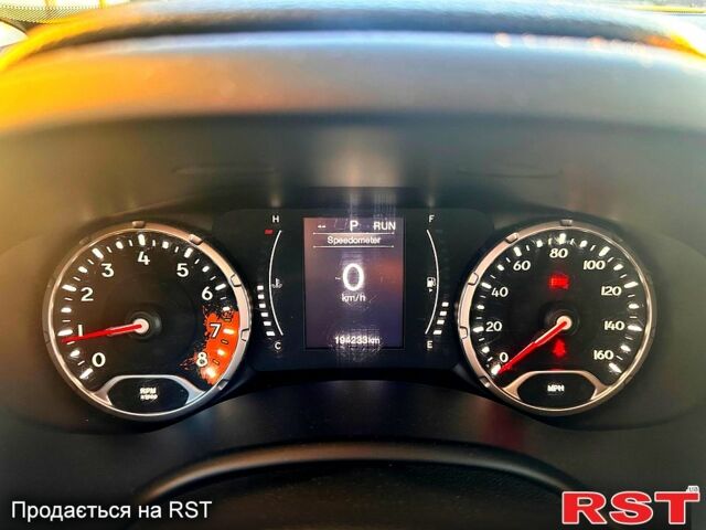 Жовтий Джип Ренегат, об'ємом двигуна 2.4 л та пробігом 194 тис. км за 11600 $, фото 5 на Automoto.ua