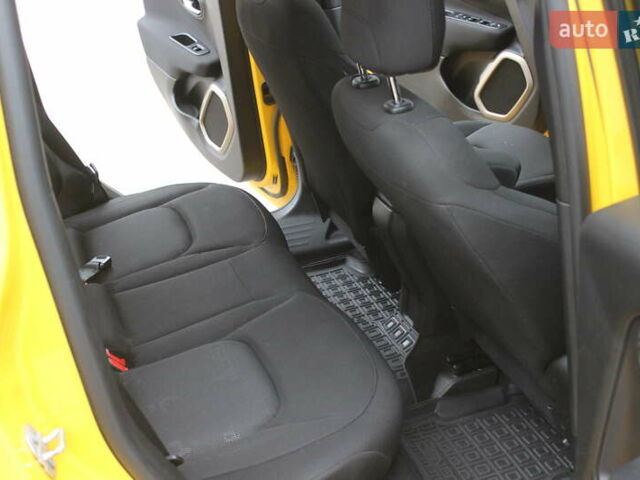 Желтый Джип Ренегат, объемом двигателя 2.36 л и пробегом 197 тыс. км за 11999 $, фото 21 на Automoto.ua