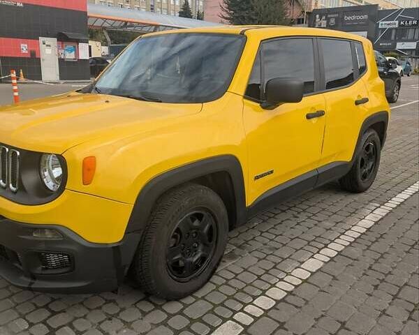 Желтый Джип Ренегат, объемом двигателя 2.36 л и пробегом 123 тыс. км за 14100 $, фото 1 на Automoto.ua