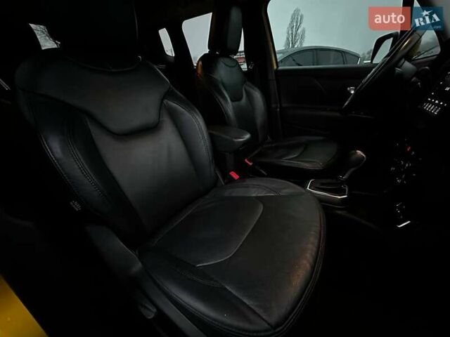 Желтый Джип Ренегат, объемом двигателя 2.36 л и пробегом 112 тыс. км за 14000 $, фото 17 на Automoto.ua