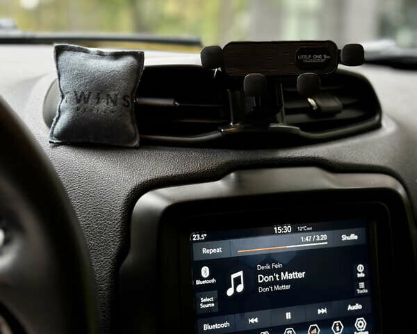 Джип Ренегат 2018 у Києві на Automoto.ua Жовтий Джип Ренегат, об'ємом двигуна 2.36 л та пробігом 75 тис. км за 14900 $, фото 25 на Automoto.ua