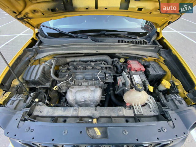 Желтый Джип Ренегат, объемом двигателя 2.36 л и пробегом 88 тыс. км за 13599 $, фото 12 на Automoto.ua