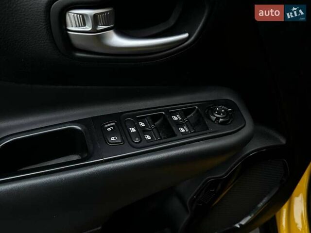 Желтый Джип Ренегат, объемом двигателя 2.36 л и пробегом 112 тыс. км за 14000 $, фото 31 на Automoto.ua