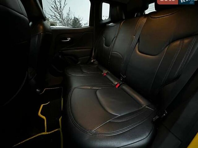 Желтый Джип Ренегат, объемом двигателя 2.36 л и пробегом 112 тыс. км за 14000 $, фото 13 на Automoto.ua