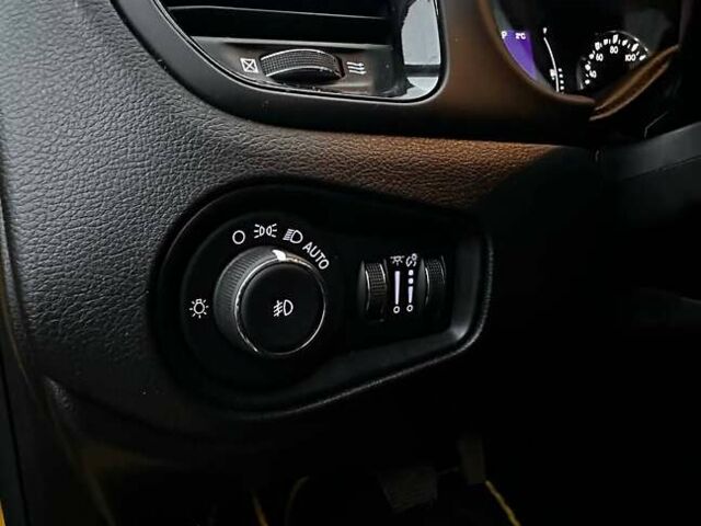 Желтый Джип Ренегат, объемом двигателя 2.36 л и пробегом 112 тыс. км за 14000 $, фото 30 на Automoto.ua