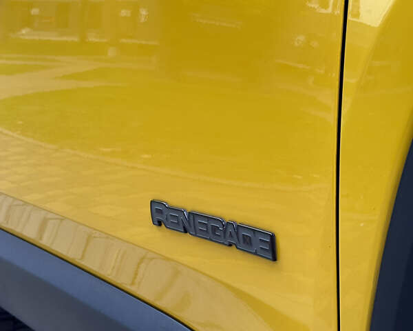 Джип Ренегат 2018 у Києві на Automoto.ua Жовтий Джип Ренегат, об'ємом двигуна 2.36 л та пробігом 75 тис. км за 14900 $, фото 12 на Automoto.ua