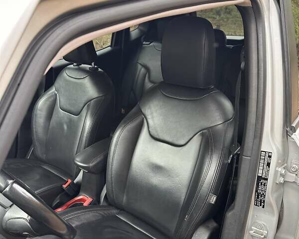 Сірий Джип Ренегат, об'ємом двигуна 2.36 л та пробігом 199 тис. км за 11900 $, фото 18 на Automoto.ua