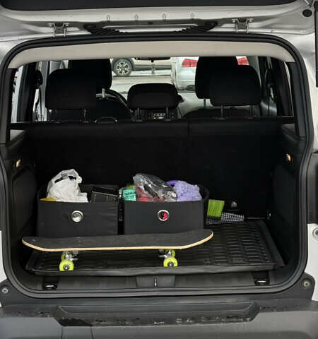 Серый Джип Ренегат, объемом двигателя 2.36 л и пробегом 190 тыс. км за 11000 $, фото 9 на Automoto.ua