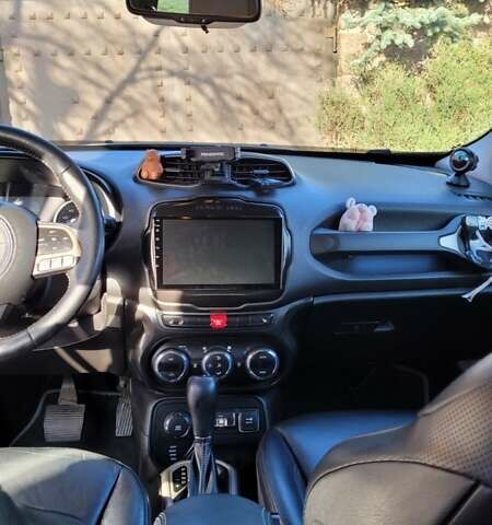 Сірий Джип Ренегат, об'ємом двигуна 2.36 л та пробігом 93 тис. км за 14000 $, фото 17 на Automoto.ua