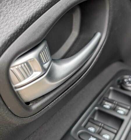 Серый Джип Ренегат, объемом двигателя 2.36 л и пробегом 190 тыс. км за 13500 $, фото 10 на Automoto.ua